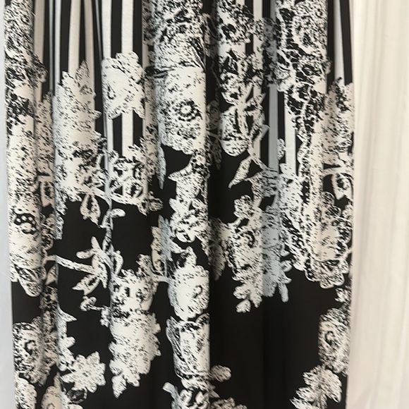 Patterned Wide Strap Stripe and Floral Midi Dress 🖤 - Picture 3 of 4